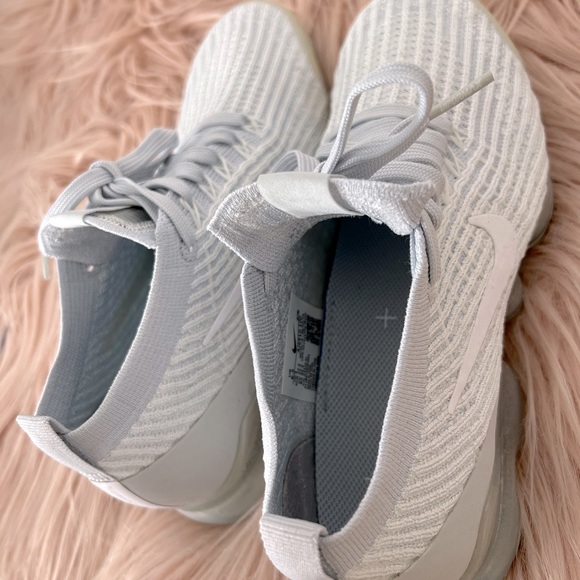 Women’s Nike Air VaporMax Flyknit 3 🎊 - Picture 3 of 8